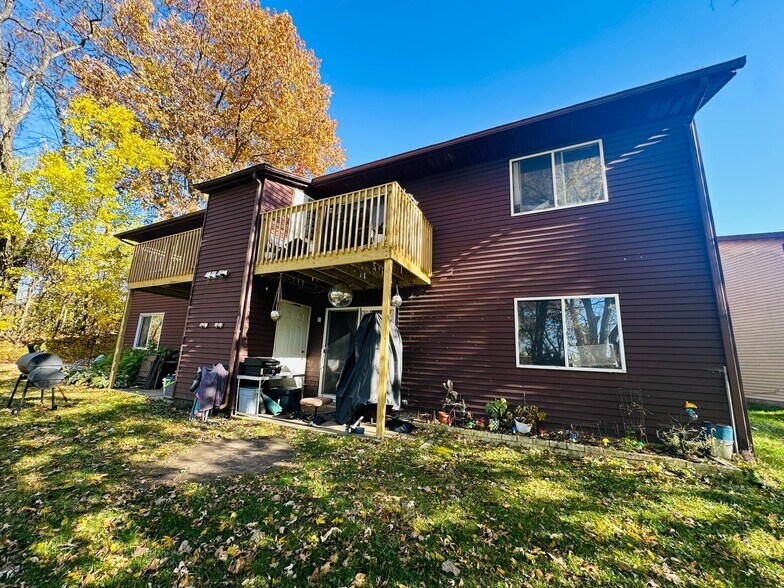 215 Logan St, Valparaiso, IN à vendre - Photo de l’immeuble – Image 3 sur 12