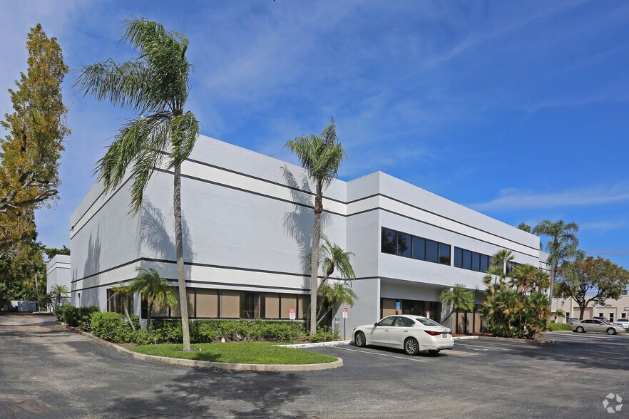 1161 Holland Dr, Boca Raton, FL à louer - Photo principale – Image 2 sur 3