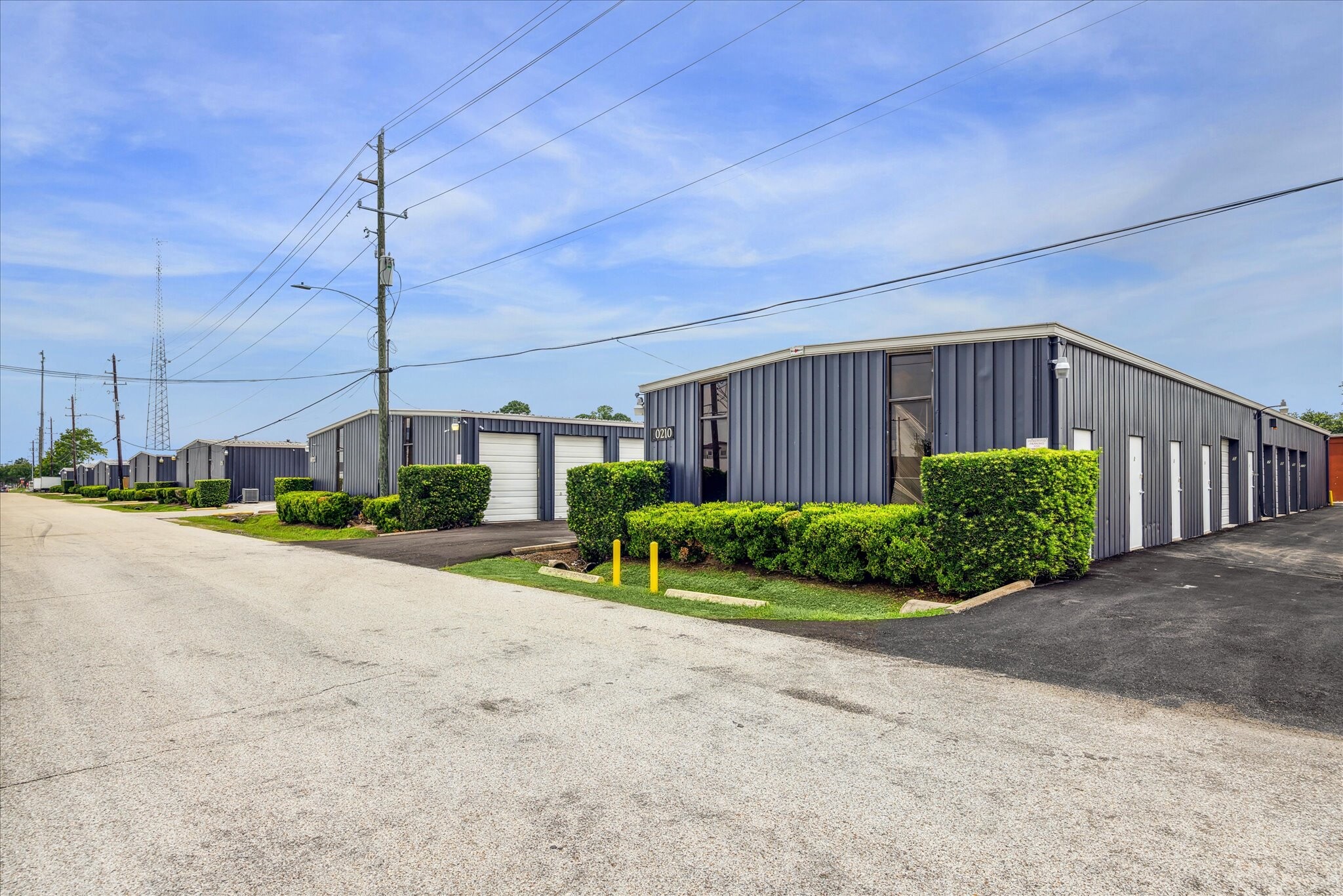10226 Georgibelle Dr, Houston, TX à louer Photo de l’immeuble– Image 1 sur 8