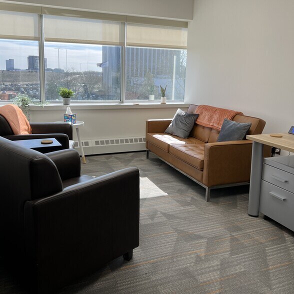 801 W Big Beaver Rd, Troy, MI à louer - Photo intérieure – Image 3 sur 25