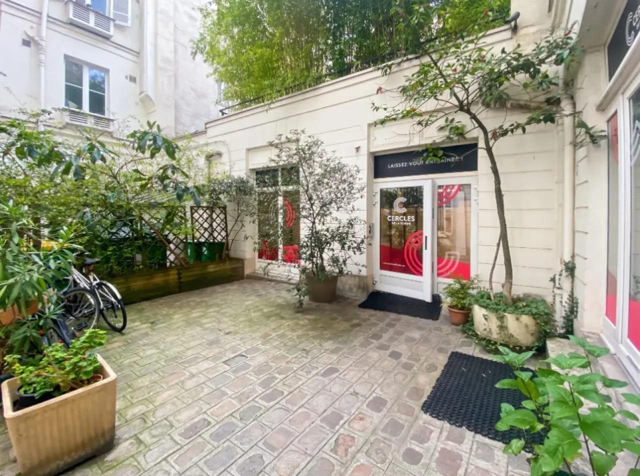 8 Rue Lamartine, Paris à louer Photo de l’immeuble– Image 1 sur 14