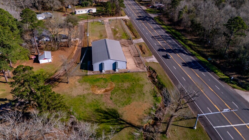 8424 N HWY 69, Pollok, TX à vendre - Photo de l’immeuble – Image 3 sur 73