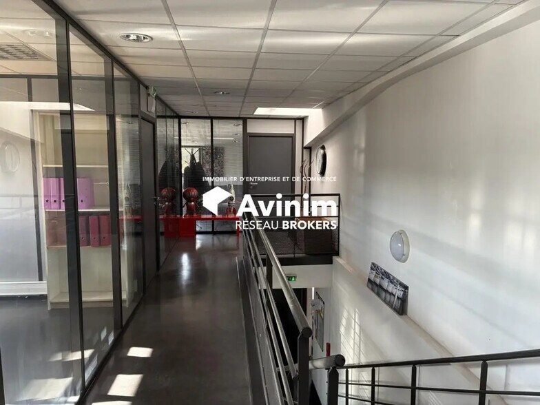Bureau dans Septèmes-les-Vallons à louer - Photo intérieure – Image 3 sur 8