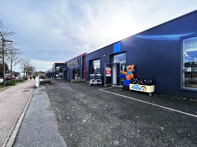 Plus de détails pour Local commercial à louer