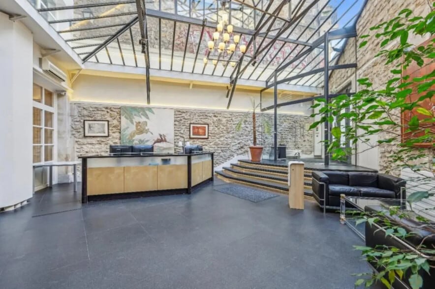 16 Rue Portalis, Paris à louer - Photo de l’immeuble – Image 3 sur 7