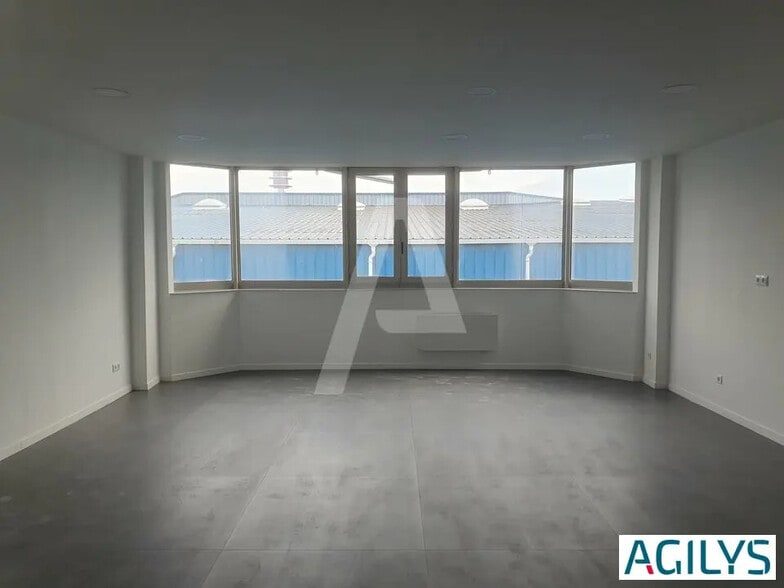 Local d’activités dans Champigny-sur-Marne à louer - Photo de l’immeuble – Image 3 sur 6