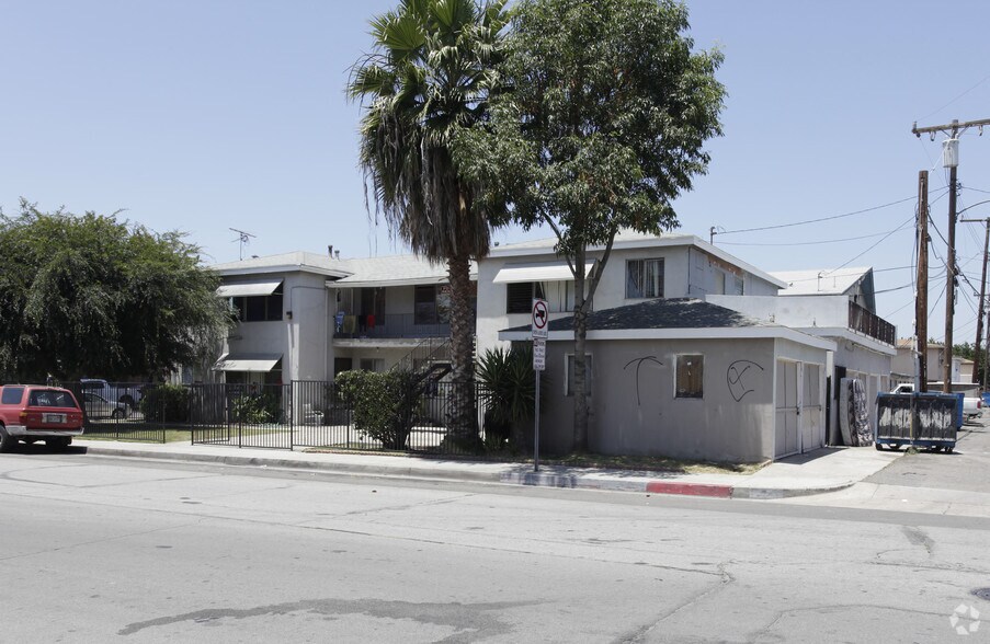 302 N Rose St, Anaheim, CA à vendre - Photo de l’immeuble – Image 2 sur 2