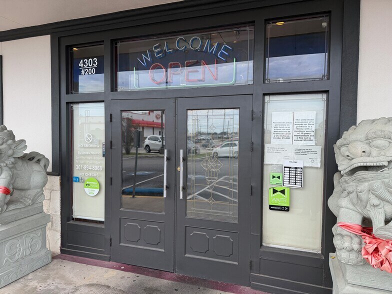 4303 N Navarro St, Victoria, TX à louer - Photo de l’immeuble – Image 3 sur 10