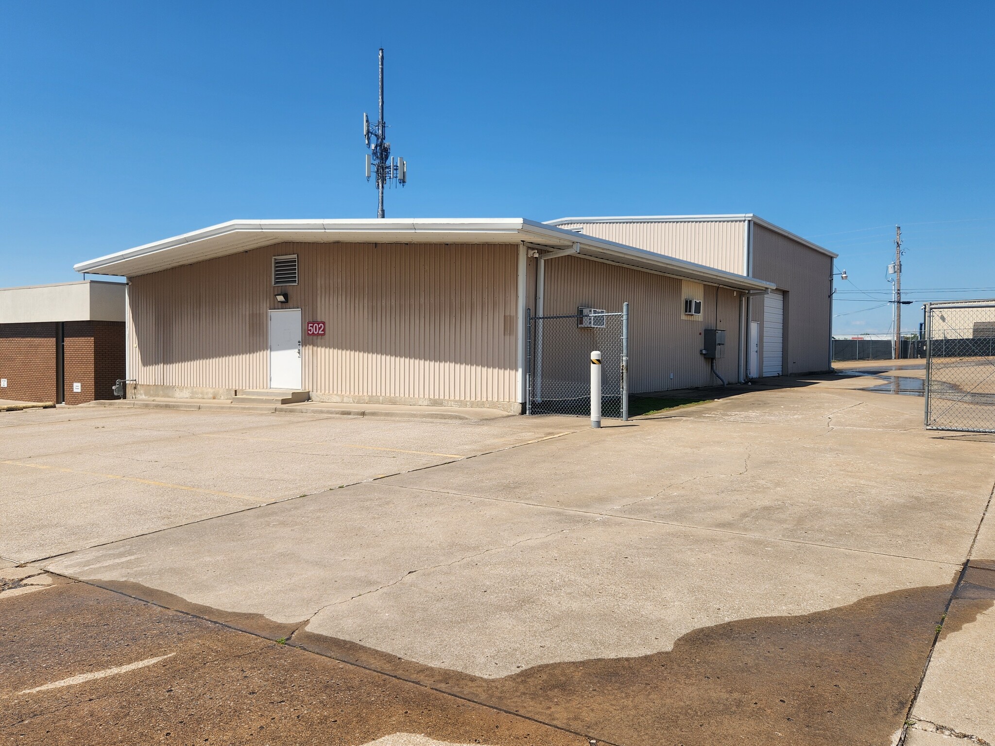 502-608 N Redbud Ave, Broken Arrow, OK à louer Photo de l’immeuble– Image 1 sur 3