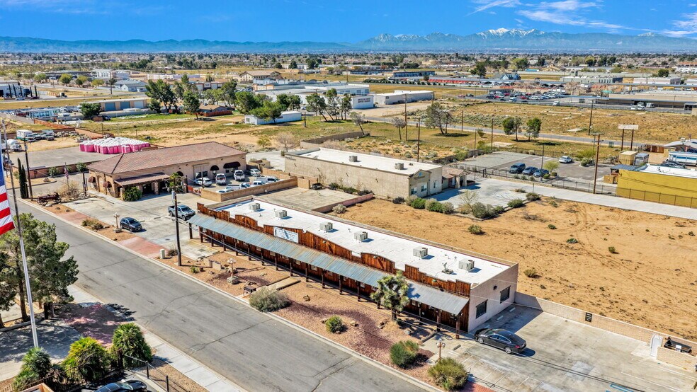 13600 Hitt Rd, Apple Valley, CA à vendre - Photo principale – Image 1 sur 7