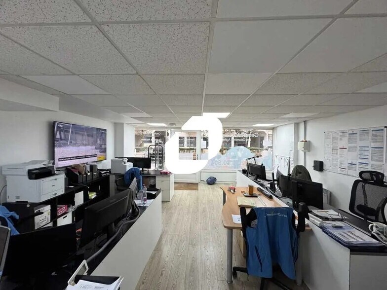 Bureau dans Montrouge à louer - Photo de l’immeuble – Image 2 sur 5