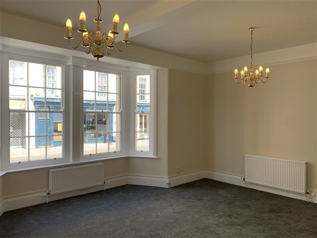 42 Clarence St, Cheltenham à louer Photo intérieure– Image 1 sur 3