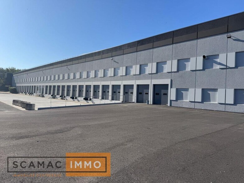 Industriel/Logistique dans Lisses à louer - Photo de l’immeuble – Image 1 sur 11