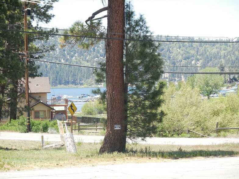 Hwy 18 Hwy, Big Bear Lake, CA à vendre - Photo de l’immeuble – Image 2 sur 4