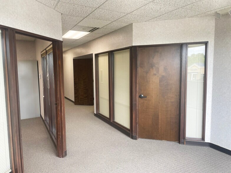 800 N Arkansas Ave, Russellville, AR à louer - Photo de l’immeuble – Image 2 sur 7