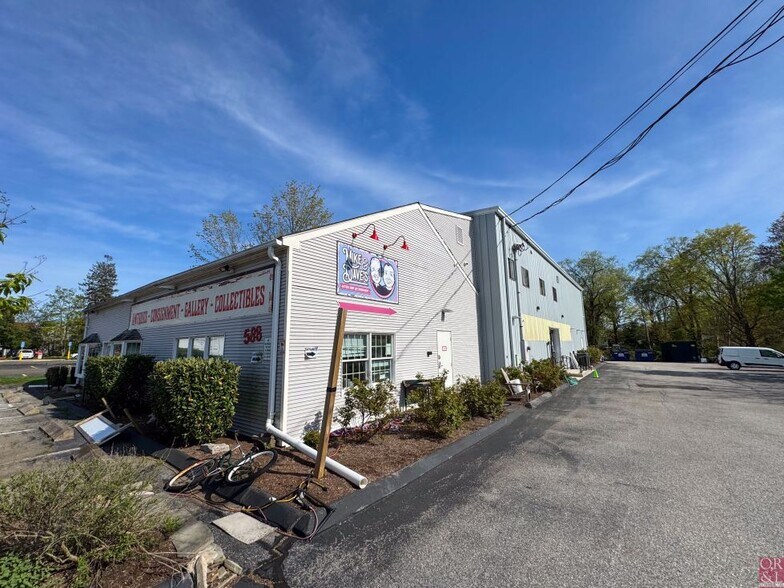 588 Boston Post Rd, Guilford, CT à louer - Photo de l’immeuble – Image 1 sur 17