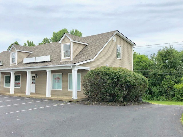 606 Crystal Pl, La Grange, KY à louer - Photo de l’immeuble – Image 2 sur 9