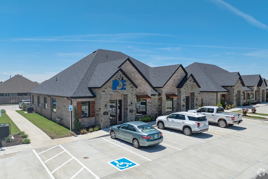 13709 S Santa Fe Ave, Oklahoma City, OK à louer - Photo de l’immeuble – Image 3 sur 16