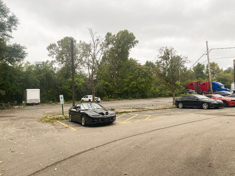 801-803 Albion Ave, Schaumburg, IL à vendre - Photo de l’immeuble – Image 2 sur 9