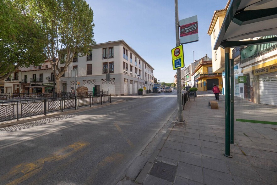 Local commercial dans Ogíjares à vendre - Photo de l’immeuble – Image 1 sur 27