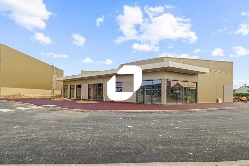 Local d’activités dans Bernes-sur-Oise à louer Photo de l’immeuble– Image 1 sur 17