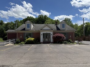 258 E Garfield Rd, Aurora, OH à louer Photo intérieure– Image 1 sur 6