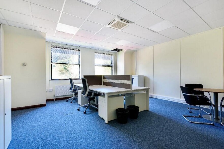 215 Marsh Rd, Pinner à louer - Photo intérieure – Image 3 sur 19