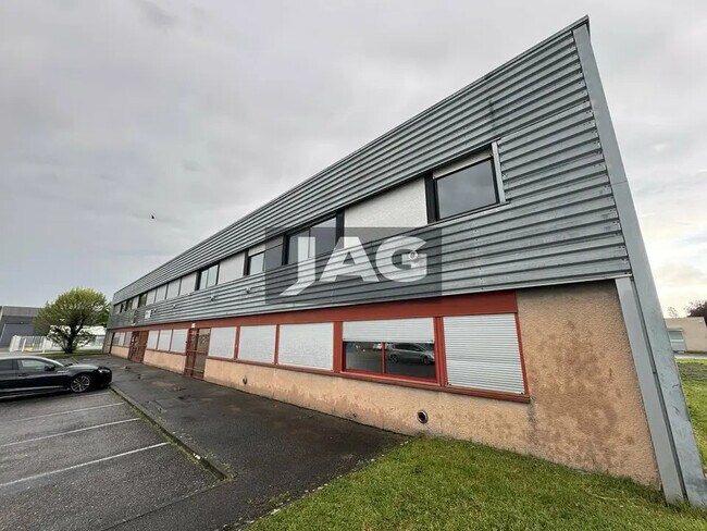 Plus de détails pour Local d'activités à louer