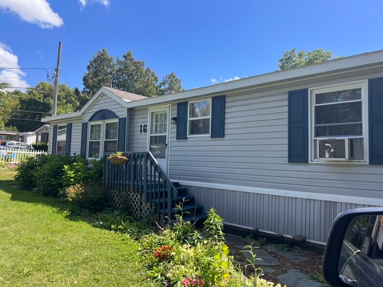 9698 Campbell Rd, Sauquoit, NY à vendre - Photo de l’immeuble – Image 2 sur 5