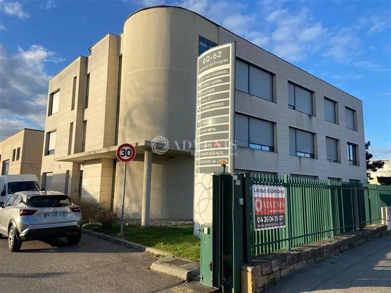 62 Avenue Du Progrès, Chassieu à louer - Photo de l’immeuble – Image 1 sur 11