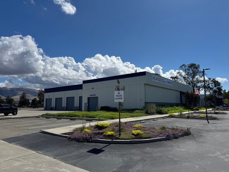 45051 Industrial Dr, Fremont, CA à louer - Photo de l’immeuble – Image 2 sur 38