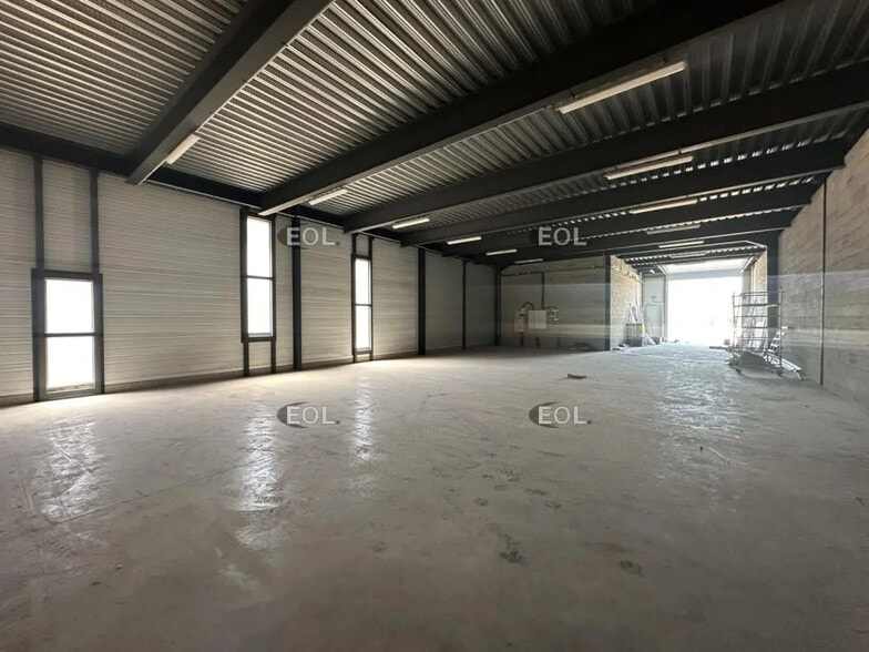 Local d'activités dans Rousset à vendre - Photo intérieure – Image 3 sur 5