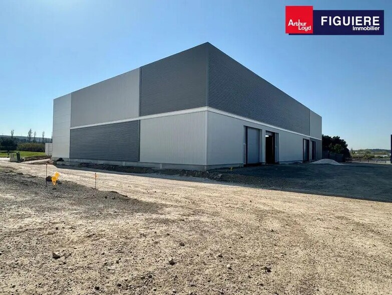 Local d'activités dans Marignane à vendre - Photo de l’immeuble – Image 3 sur 18