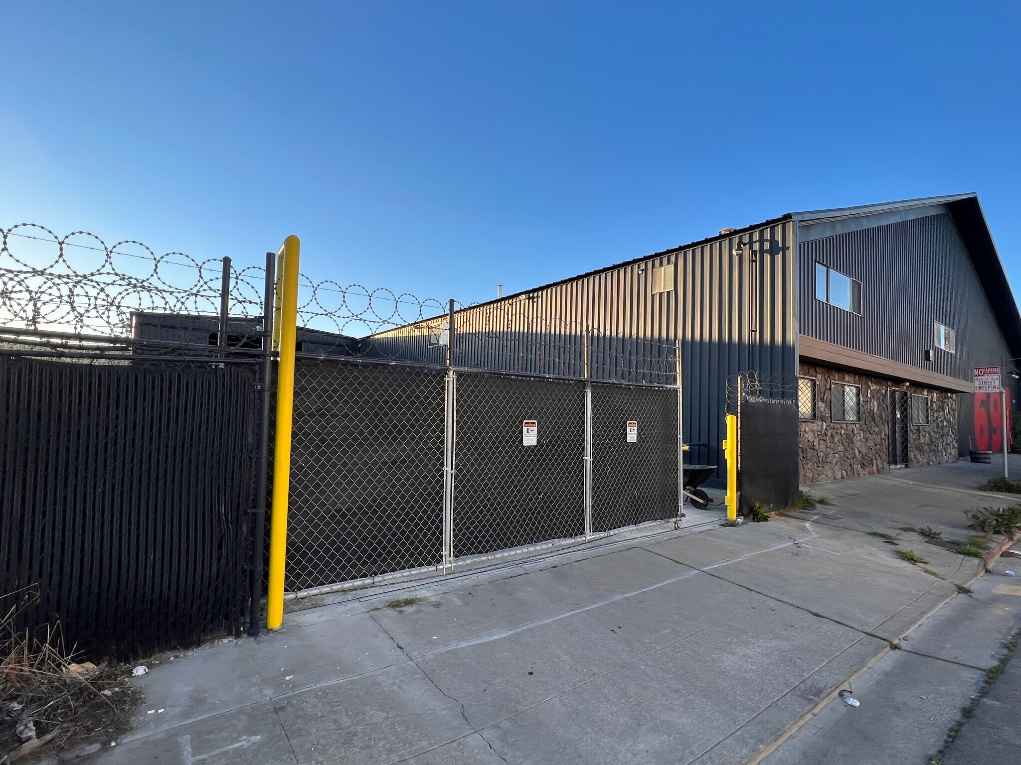 691 S 31st St, Richmond, CA à louer Photo de l’immeuble– Image 1 sur 11