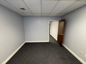 1101 N Kings Hwy, Cherry Hill, NJ à louer Photo intérieure– Image 1 sur 7