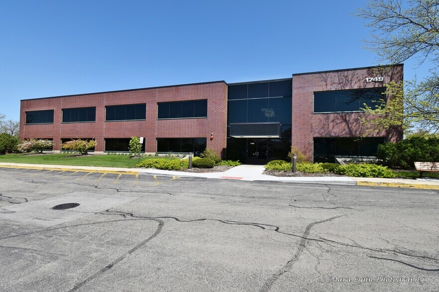 1749 S Naperville Rd, Wheaton, IL à louer - Photo de l’immeuble – Image 2 sur 12
