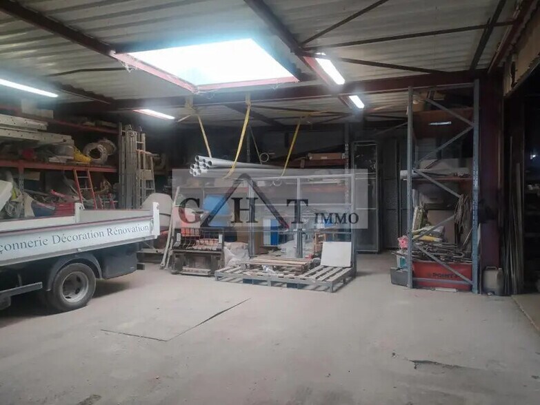 Industriel/Logistique dans Chelles à vendre - Photo de l’immeuble – Image 2 sur 9