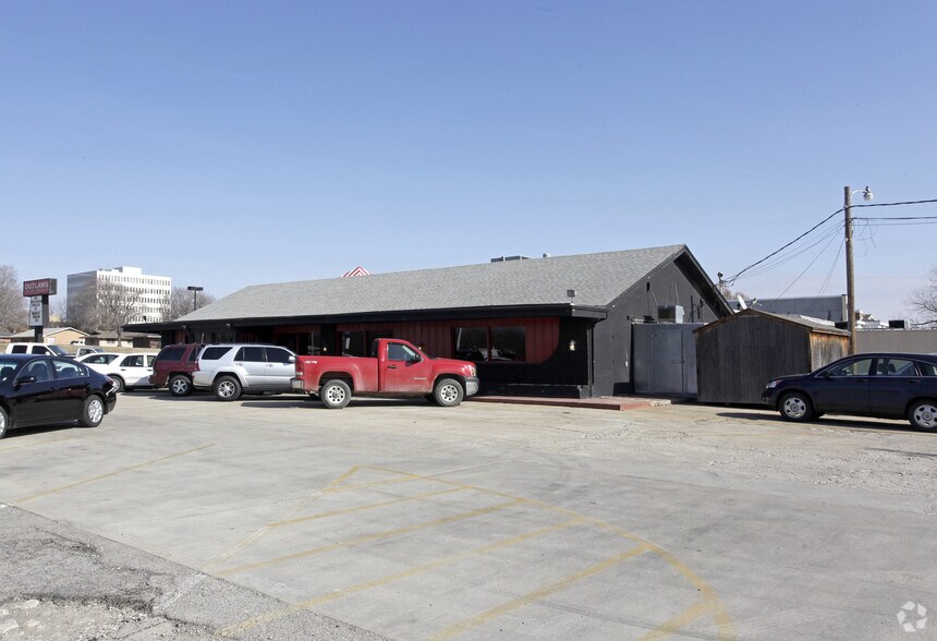 3121 E Frank Phillips Blvd, Bartlesville, OK à vendre - Photo de l’immeuble – Image 2 sur 6