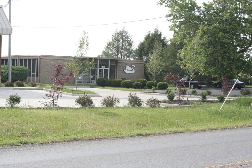 1200 Park Ave, Murfreesboro, TN à louer - Photo principale – Image 1 sur 5