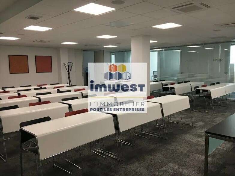 Bureau dans Rennes à vendre - Photo de l’immeuble – Image 3 sur 12