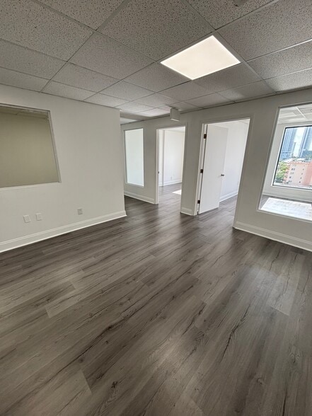 1920 E Hallandale Beach Blvd, Hallandale Beach, FL à louer - Photo de l’immeuble – Image 2 sur 26