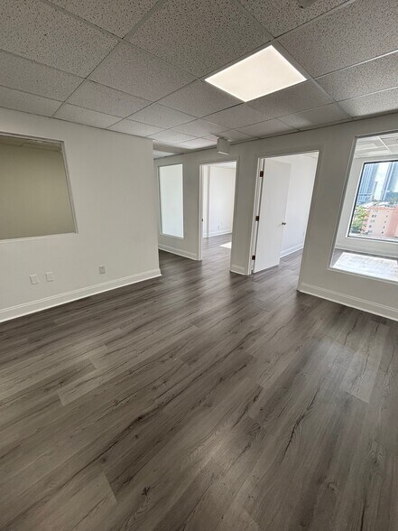 1920 E Hallandale Beach Blvd, Hallandale Beach, FL à louer - Photo de l’immeuble – Image 3 sur 10