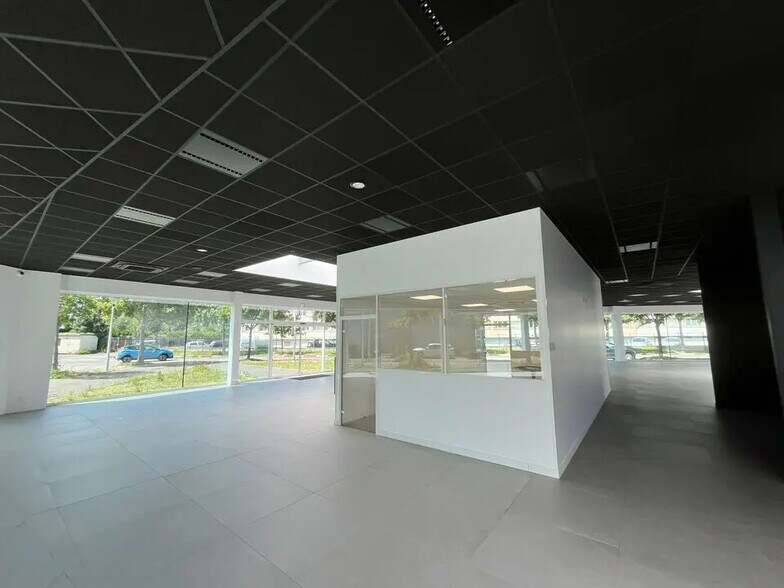 Local d’activités dans Le Havre à louer - Photo intérieure – Image 2 sur 9