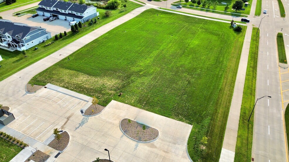 10290 NW 62nd Ave, Johnston, IA à vendre - Photo de l’immeuble – Image 2 sur 3