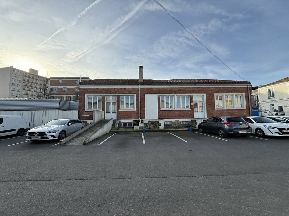 Industriel/Logistique dans La Courneuve à louer Photo de l’immeuble– Image 1 sur 10