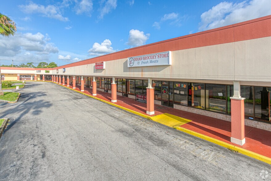1448 W International Speedway Blvd, Daytona Beach, FL à louer - Photo de l’immeuble – Image 3 sur 5