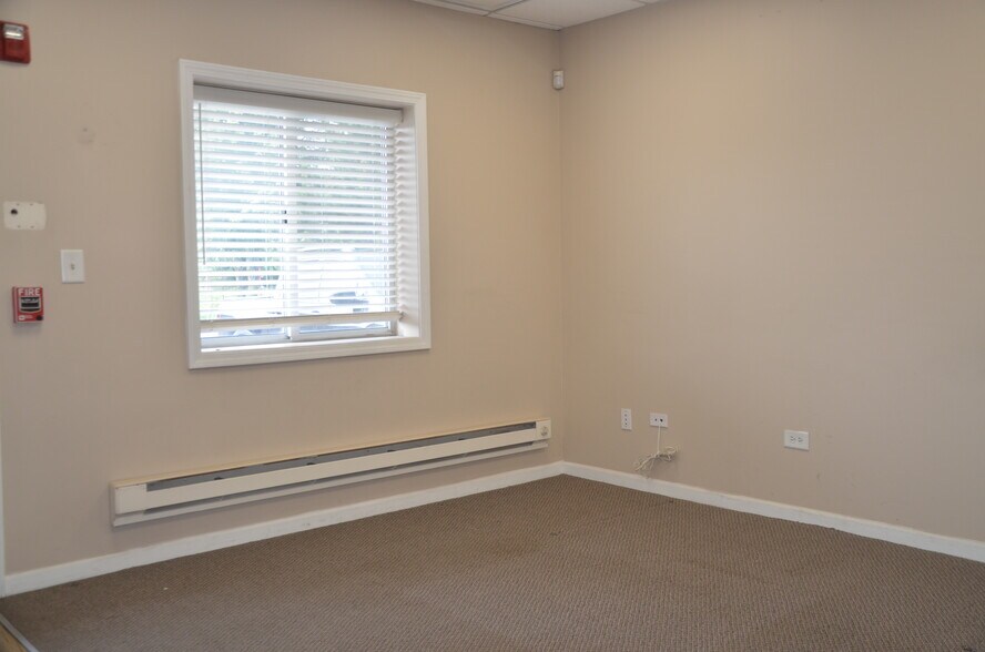 181 Wolf St, Yorkville, IL à vendre - Photo de l’immeuble – Image 3 sur 36