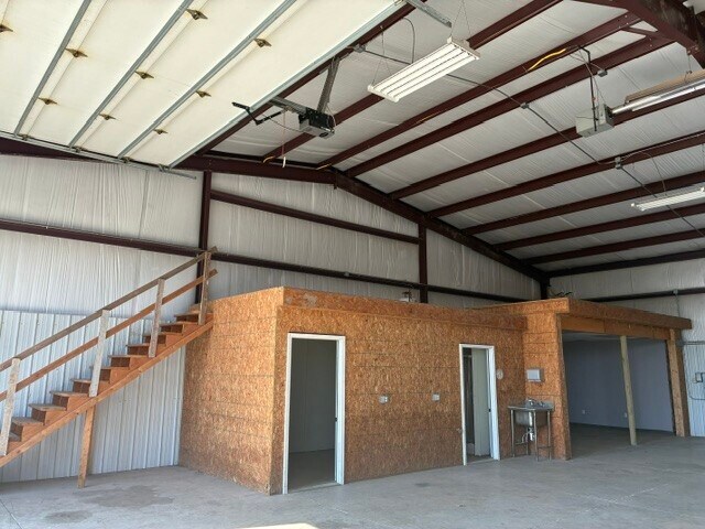 508 E Morgan St, Mc Lean, IL à vendre - Photo intérieure – Image 2 sur 2