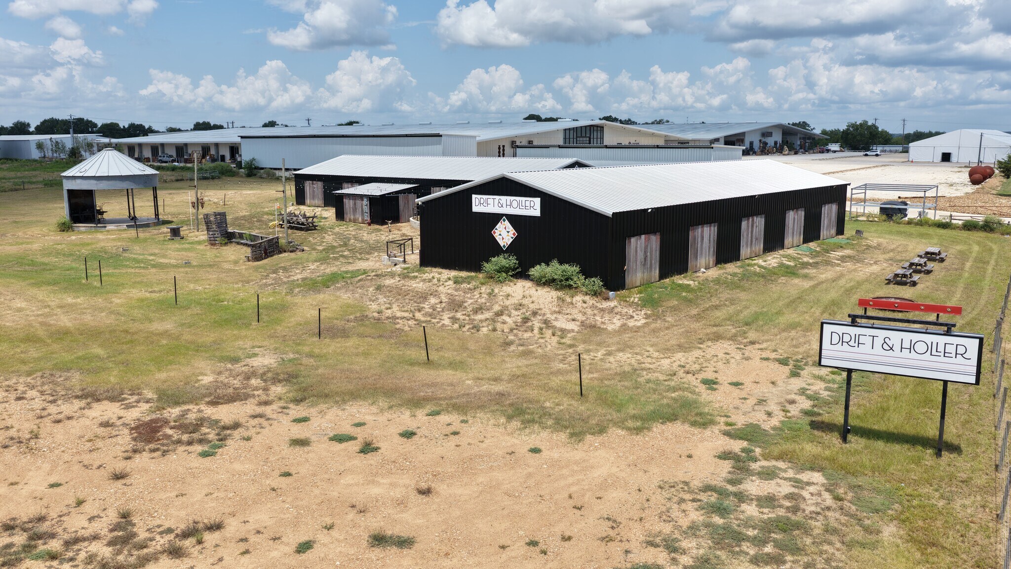 1440 TX-237 Hwy, Round Top, TX à vendre Photo principale– Image 1 sur 11