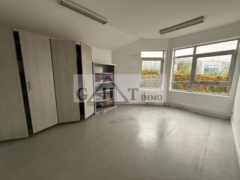 Bureau dans Linas à louer - Photo de l’immeuble – Image 3 sur 6